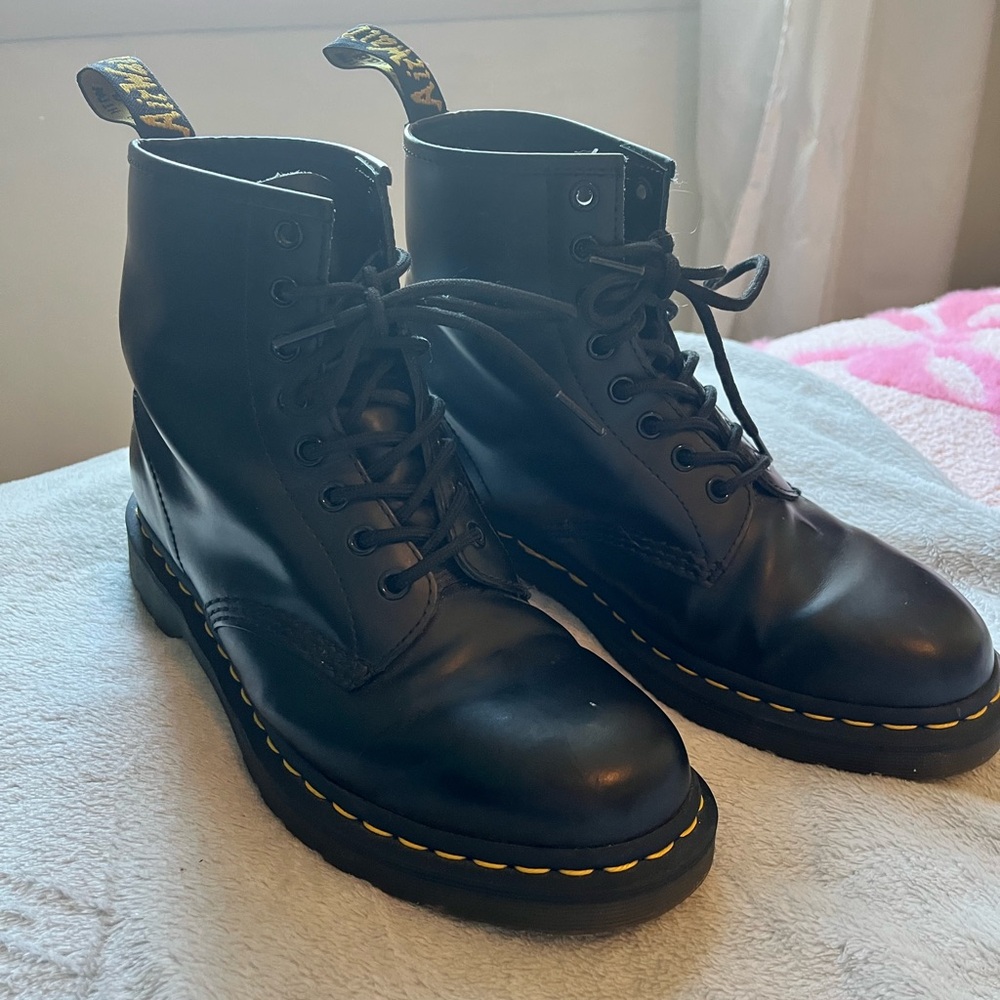 DR. DOC MARTENS | Black 1460 Smooth Leather Lace Up Boots Lug Sole Combat | 9